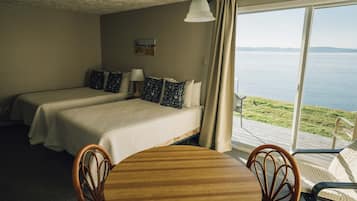 Chambre standard RDC, section MOTEL, deux lits doubles, cuisinette