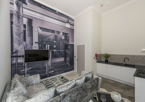 49-inch flat-screen TV with digital channels, TV - Union Bank Apartments (Liverpool)