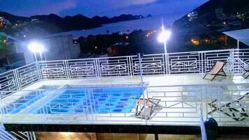 Indoor pool, outdoor pool