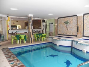 Indoor spa tub