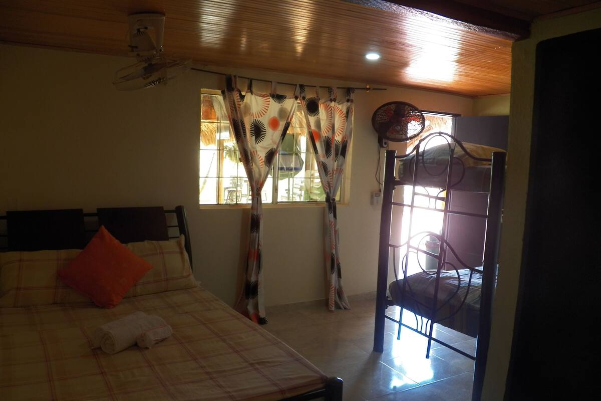 Chambre Quadruple | Salle de bain