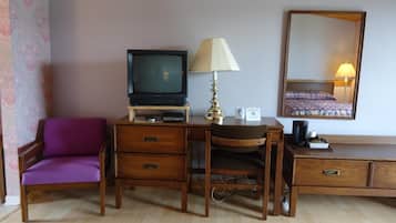 Standard Room | Desk, free WiFi, bed sheets