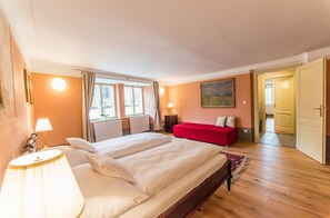1 bedroom, in-room safe, free WiFi, bed sheets