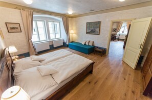 Apartment, 1 Bedroom (5 Adults) | 1 bedroom, in-room safe, free WiFi, bed sheets