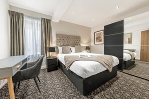Luxe appartement, 1 kingsize bed | Luxe beddengoed, individueel gedecoreerd, verduisterende gordijnen