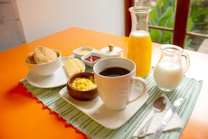 Breakfast buffet - Parrón de Colores (Santiago)