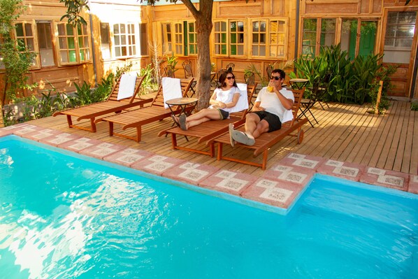 Kolam renang terbuka