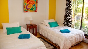 Comfort Triple Room, 1 Bedroom, Patio | Egyptian cotton sheets, premium bedding, pillowtop beds, desk - Parrón de Colores (Santiago)