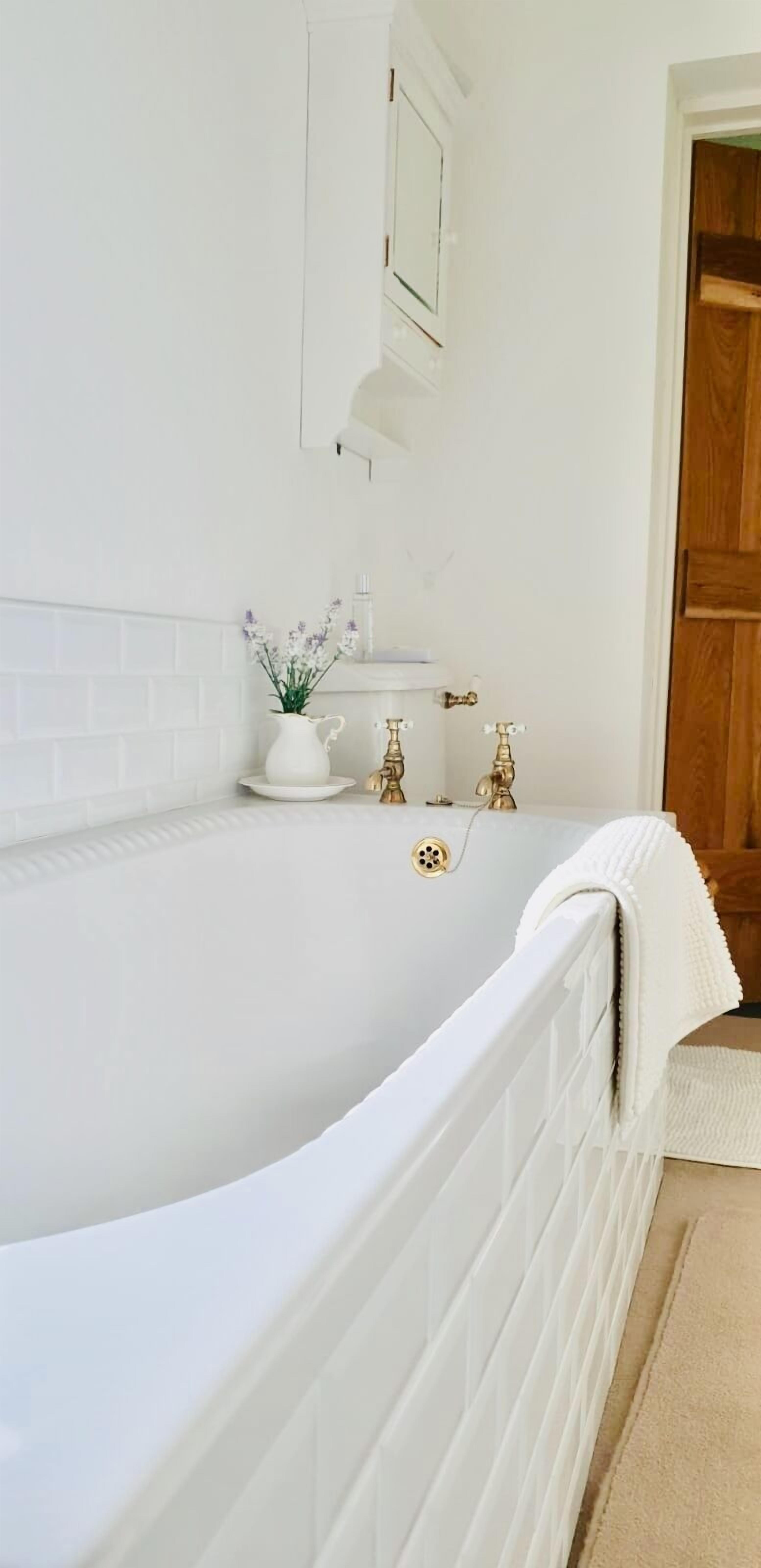 Luksus-dobbeltrom (The Farmhouse Room) | Bad | Toalettartikler (inkludert), hårføner og håndklær