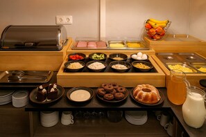Morgenmadsbuffet hver dag (5.00 EUR pr. person)