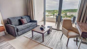 Minibar, in-room safe, desk, laptop workspace