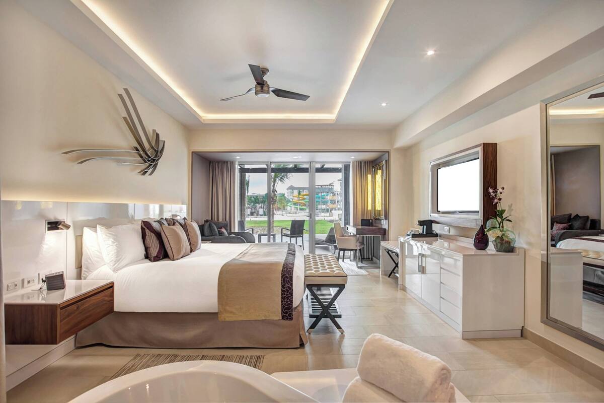 Luxury Junior Suite | 미니바, 객실 내 금고, 책상, 노트북 작업 공간