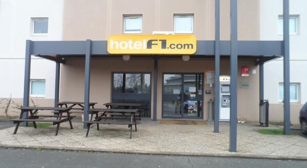 Property entrance - hotelF1 Blois Nord (Blois)
