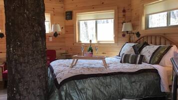Panoramic Tree House, 1 Bedroom, Hot Tub, Mountainside | Iron/ironing board, free WiFi, bed sheets