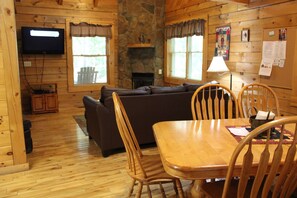 Living area - Country Road Cabins (Hico)