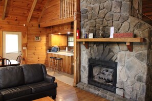 Jackson Cabin, 3 Bedrooms, Hot Tub | Living area | Flat-screen TV, fireplace - Country Road Cabins (Hico)