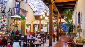Dining - Casa Santa Lucía (San Cristóbal de las Casas)