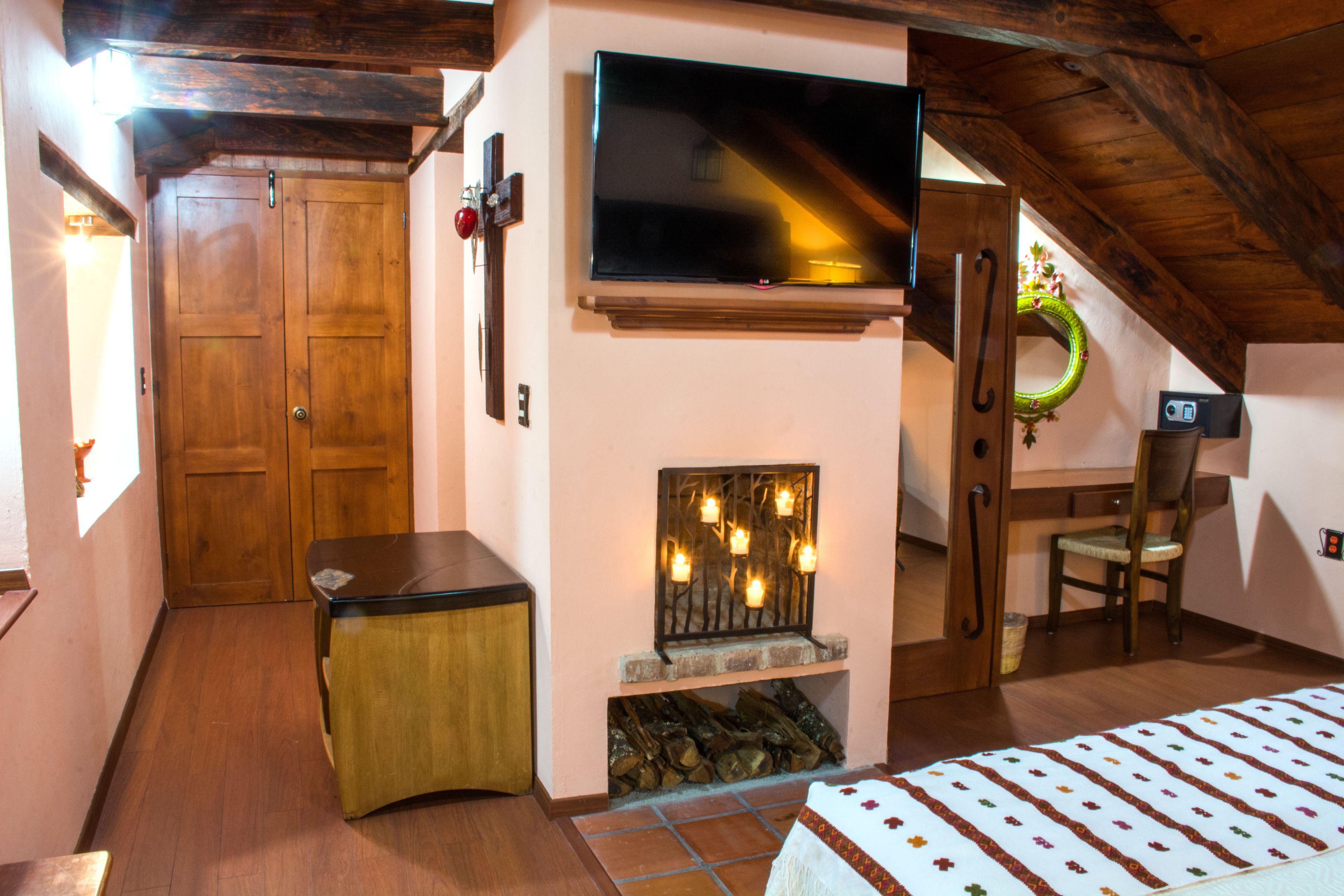 junior suite | in-room safe, individually decorated, individually furnished, desk