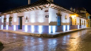 Front of property – evening/night - Casa Santa Lucía (San Cristóbal de las Casas)