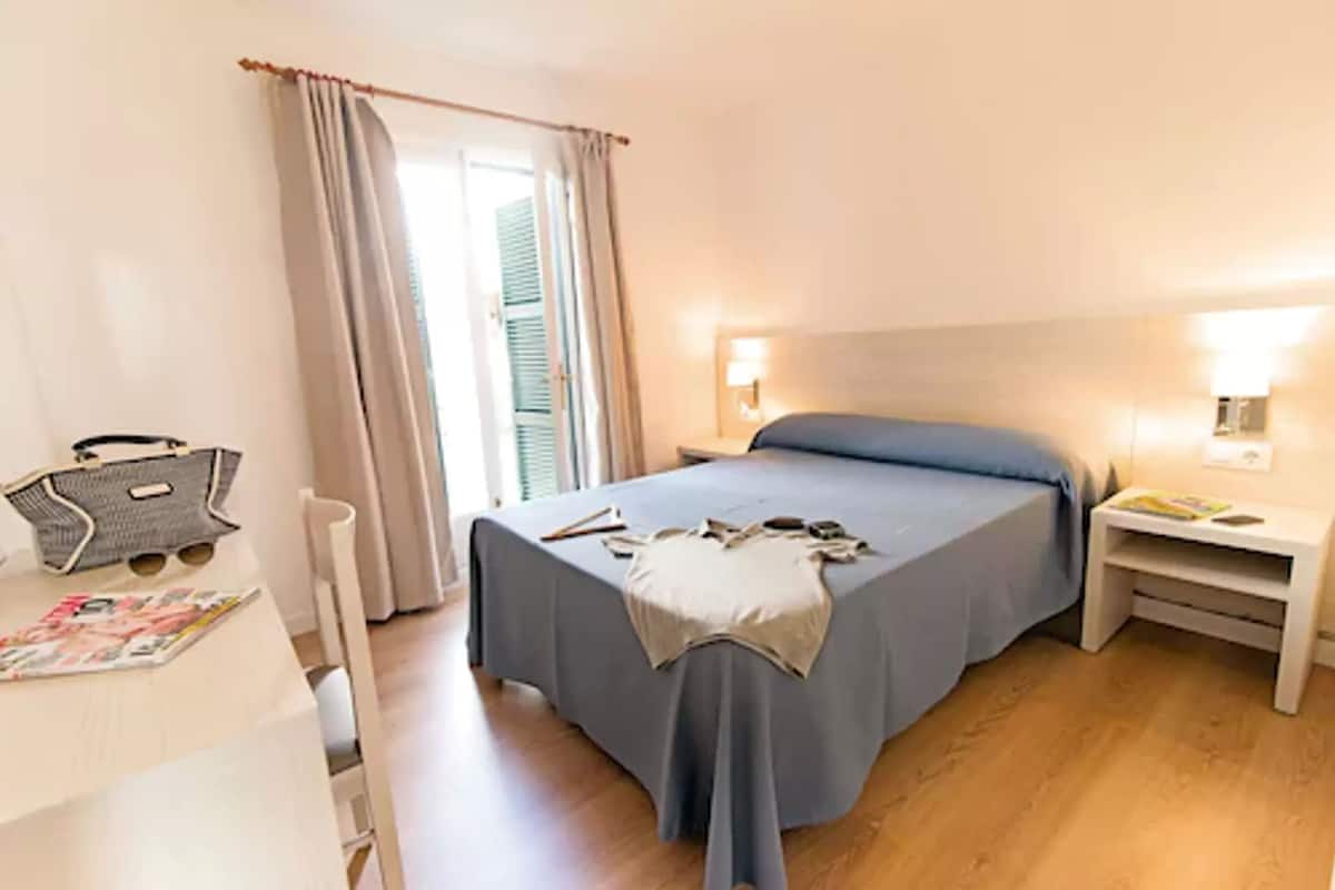 2 bedrooms, in-room safe, blackout curtains, iron/ironing board