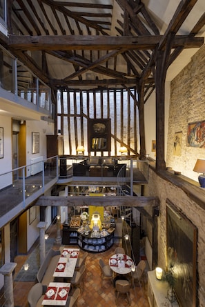 Interior detail - Hotel du Jeu de Paume (Paris)