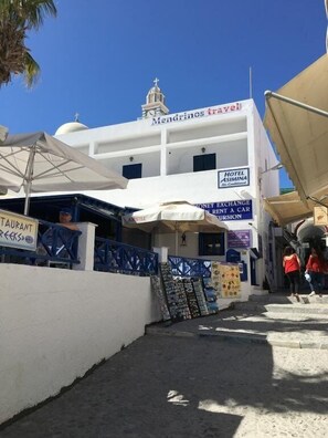 Front of property - Hotel Asimina (Santorini)