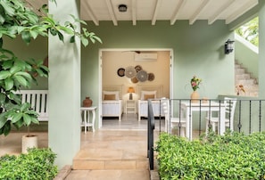 Deluxe Studio Suite, Multiple Beds | Private kitchen | Reusable coffee/tea filters - Casa Leona (Tamarindo)