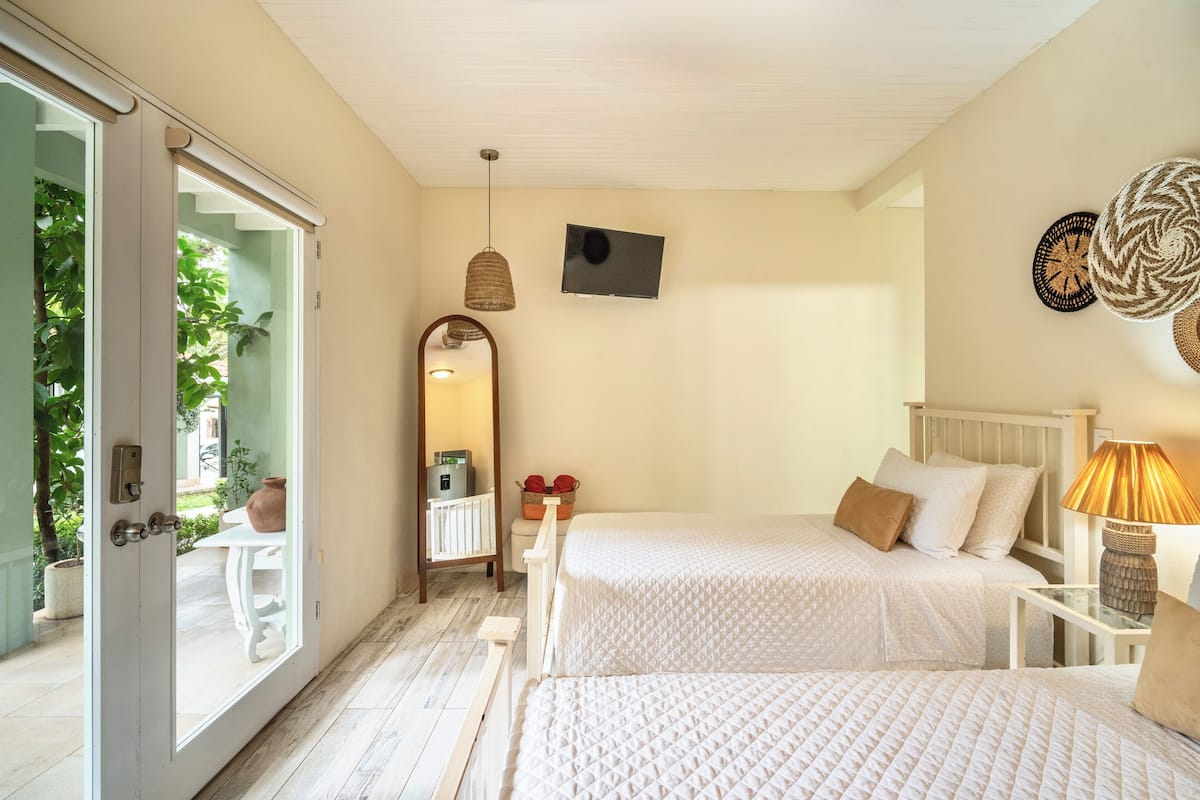 Deluxe Studio Suite, Multiple Beds
