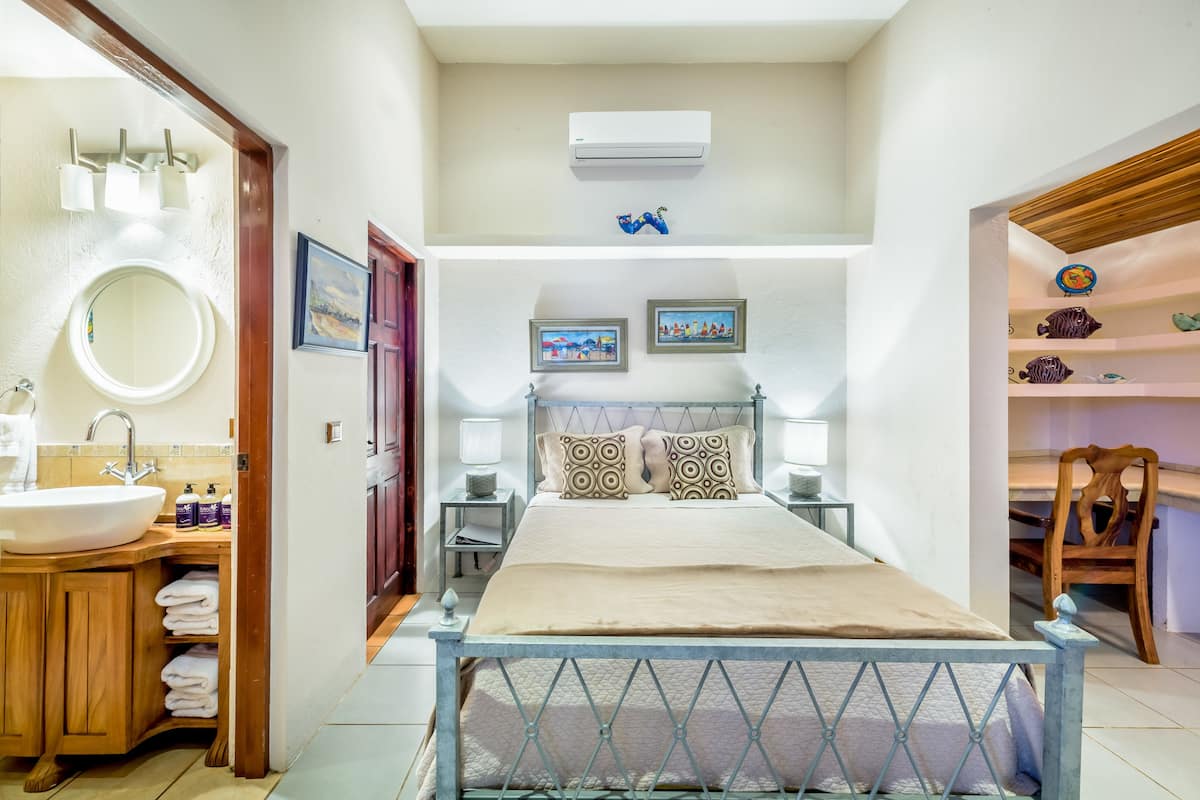 Kamar Standar, 1 Tempat Tidur Double | Didekorasi berbeda-beda dan dilengkapi dengan perabotan berbeda-beda
