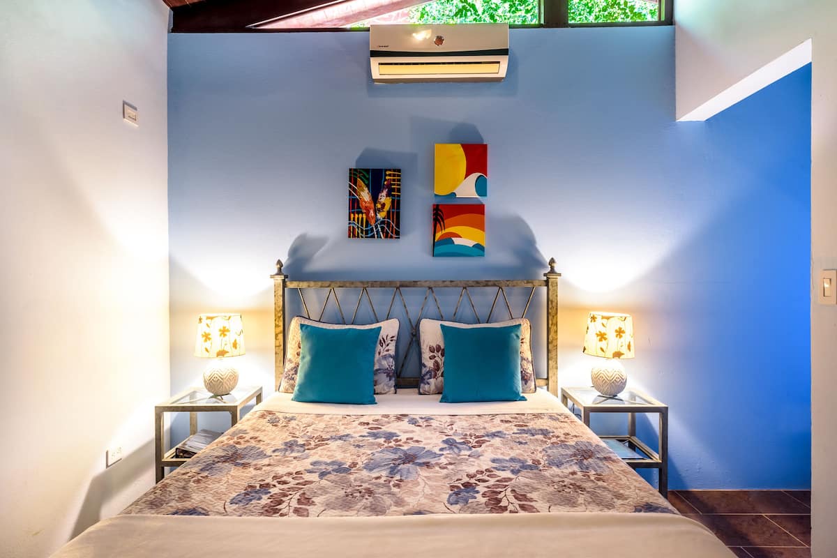 Kamar, 1 Tempat Tidur Double | Didekorasi berbeda-beda dan dilengkapi dengan perabotan berbeda-beda