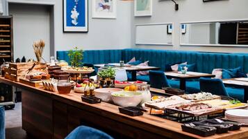 Daily buffet breakfast for a fee