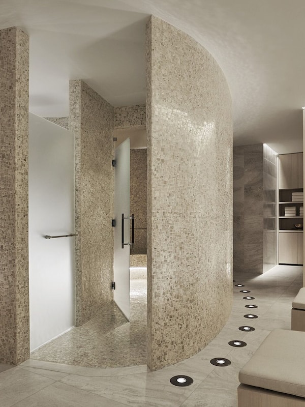 Couples treatment rooms, steam room, body treatments, aromatherapy
