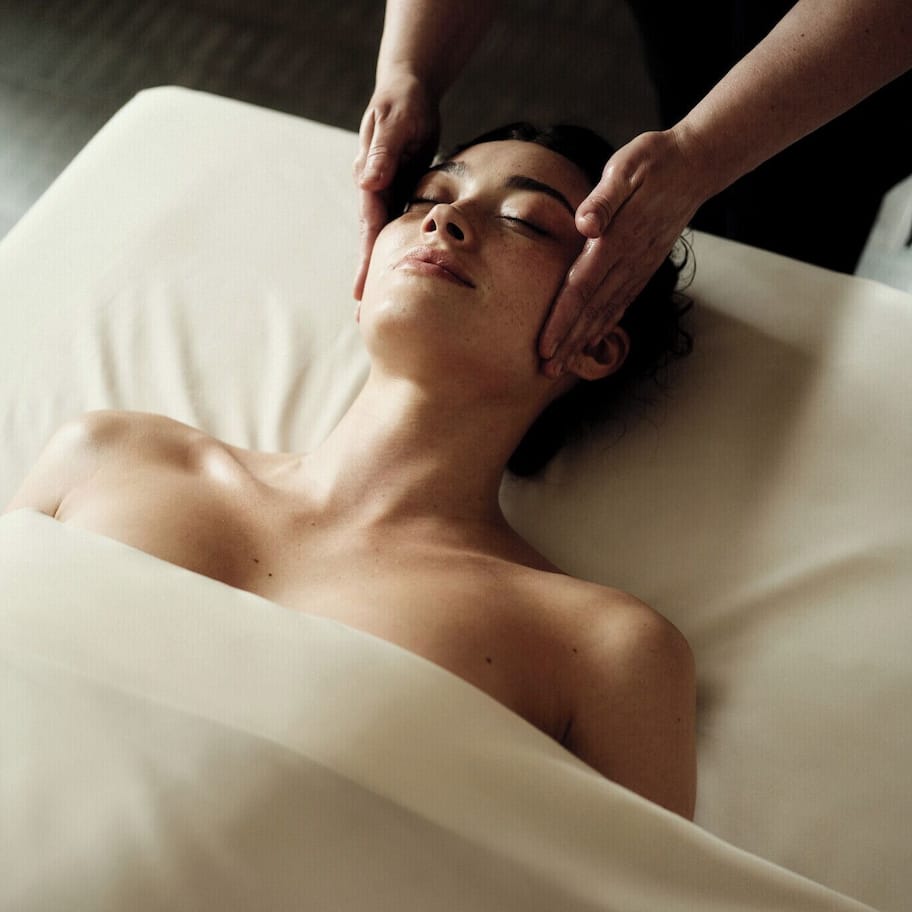 Couples treatment rooms, steam room, body treatments, aromatherapy