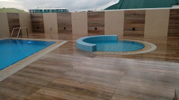 ุญู
ุงู
ุณุจุงุญุฉ