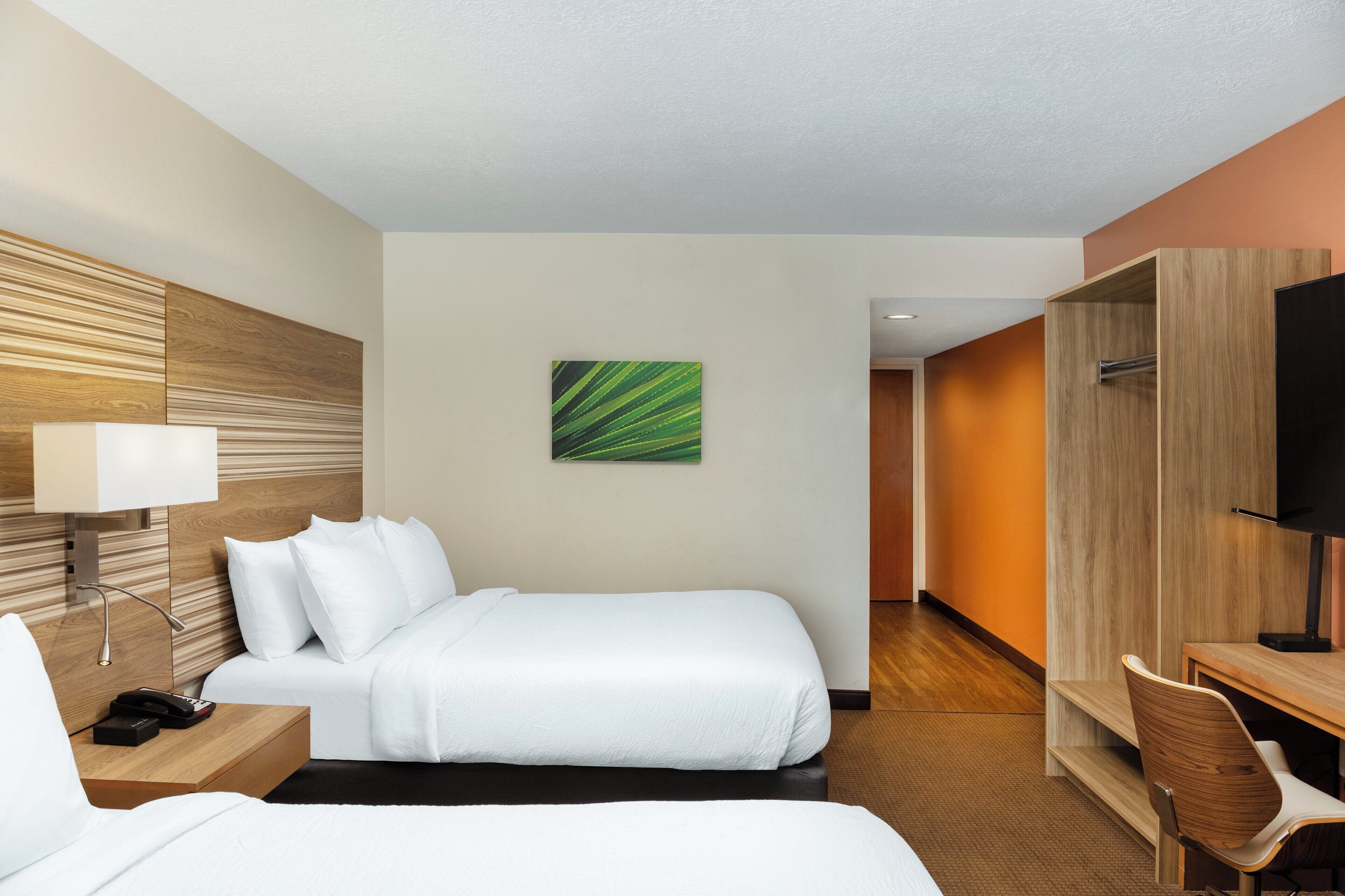 Fer et planche à repasser, literie fournie