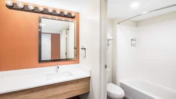 Bügeleisen/Bügelbrett, kostenloses WLAN, Bettwäsche