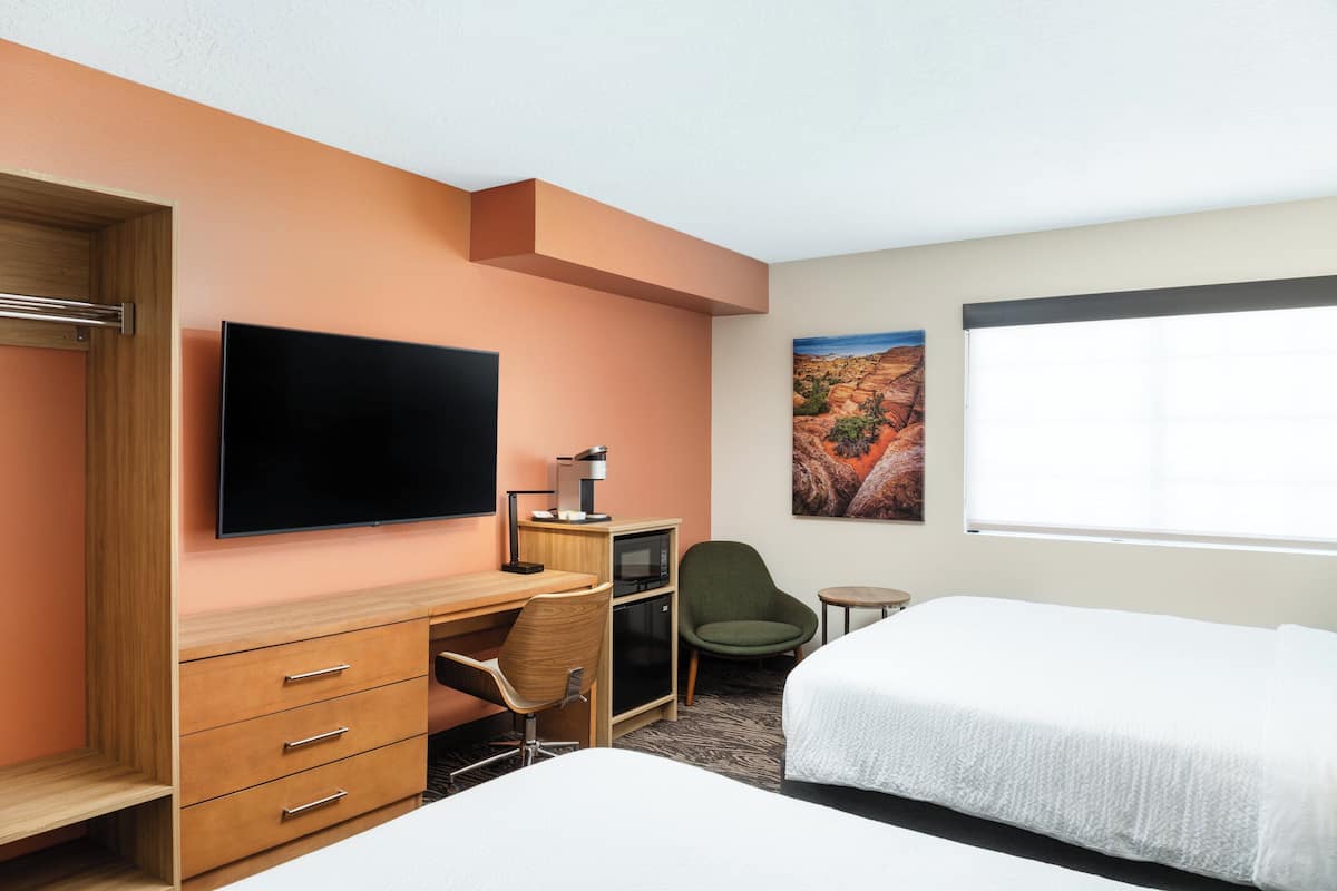 Iron/ironing board, WiFi (free), bed sheets