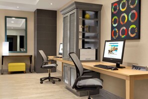 Business centre - Home2 Suites by Hilton Hasbrouck Heights (Hasbrouck Heights)