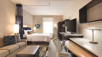 1 bedroom, premium bedding, in-room safe, desk