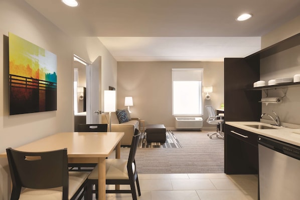Premium bedding, in-room safe, desk, blackout drapes