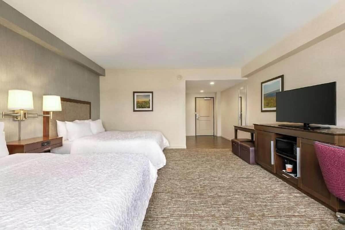 Zimmersafe, Bügeleisen/Bügelbrett, Zustellbetten, kostenloses WLAN