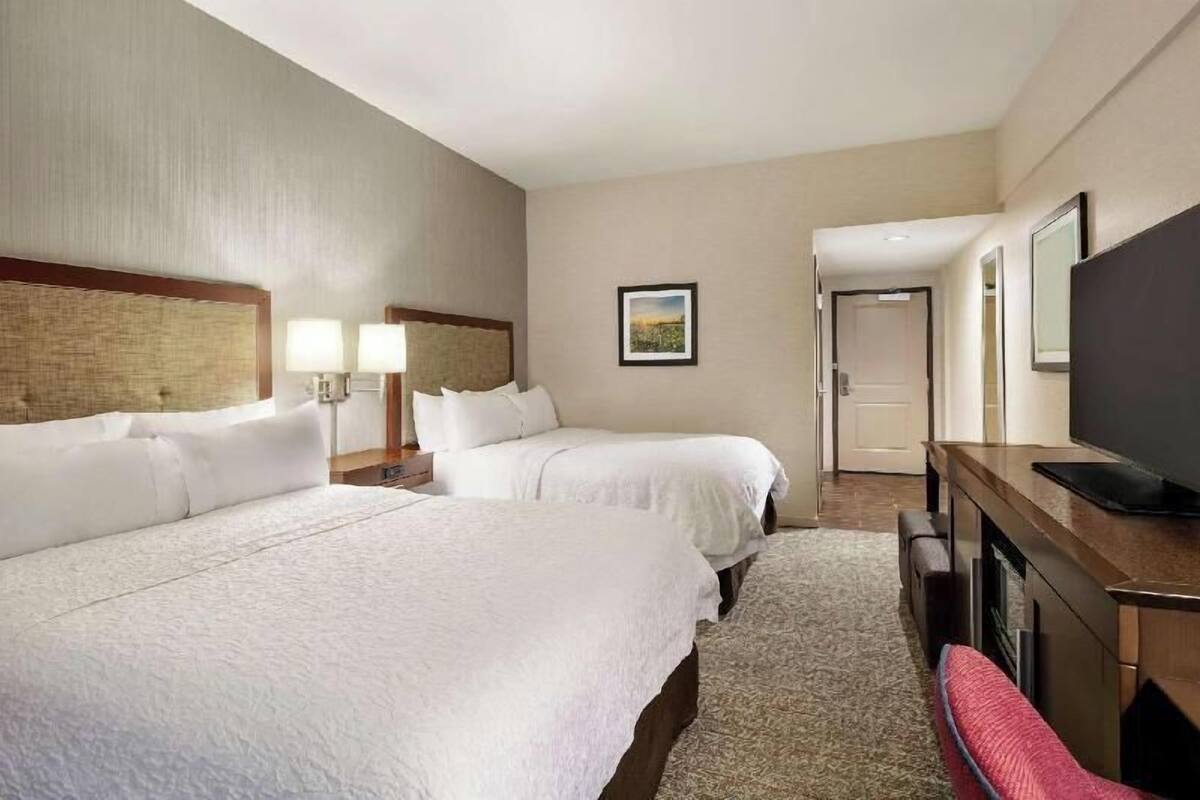 Zimmersafe, Bügeleisen/Bügelbrett, Zustellbetten, kostenloses WLAN