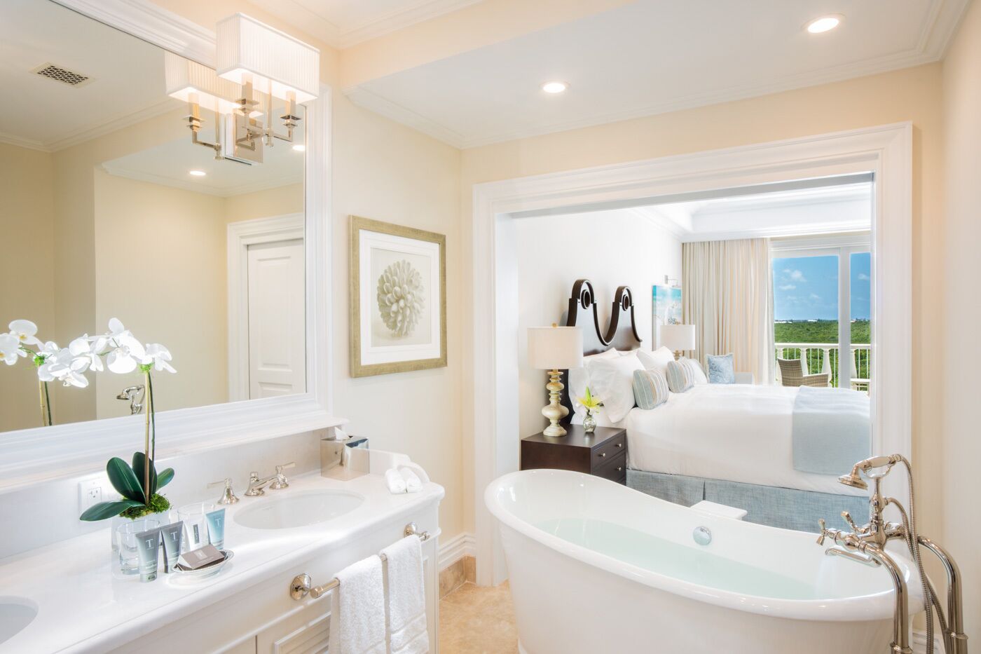 Bathroom | Separate tub and shower, deep soaking tub, hydromassage showerhead
