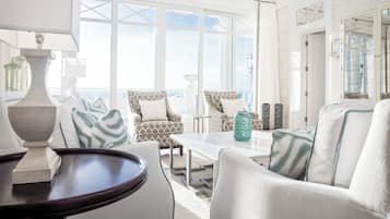 1 bedroom, premium bedding, in-room safe, desk