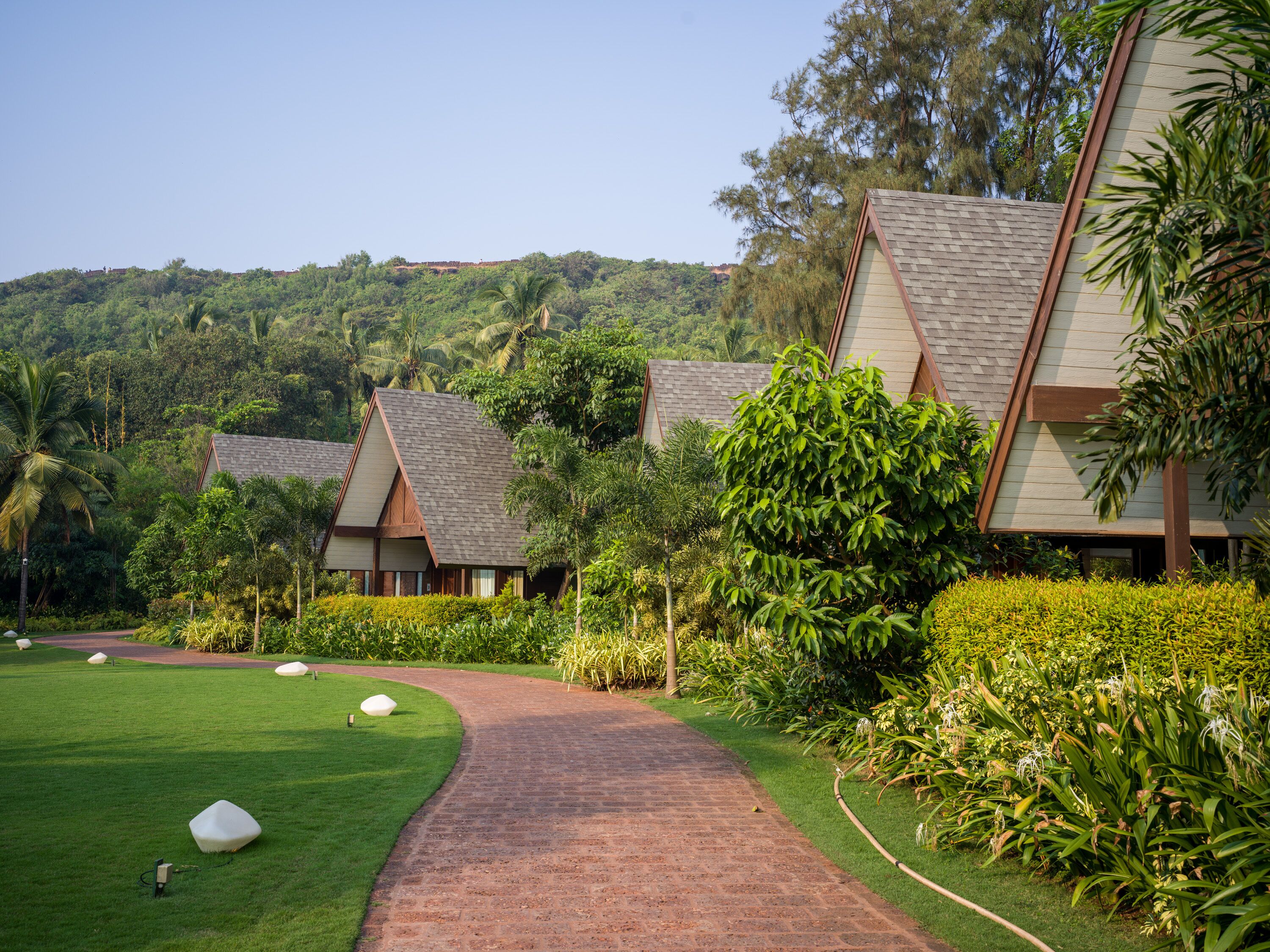 chalet, 1 king bed, non smoking, garden view | courtyard view