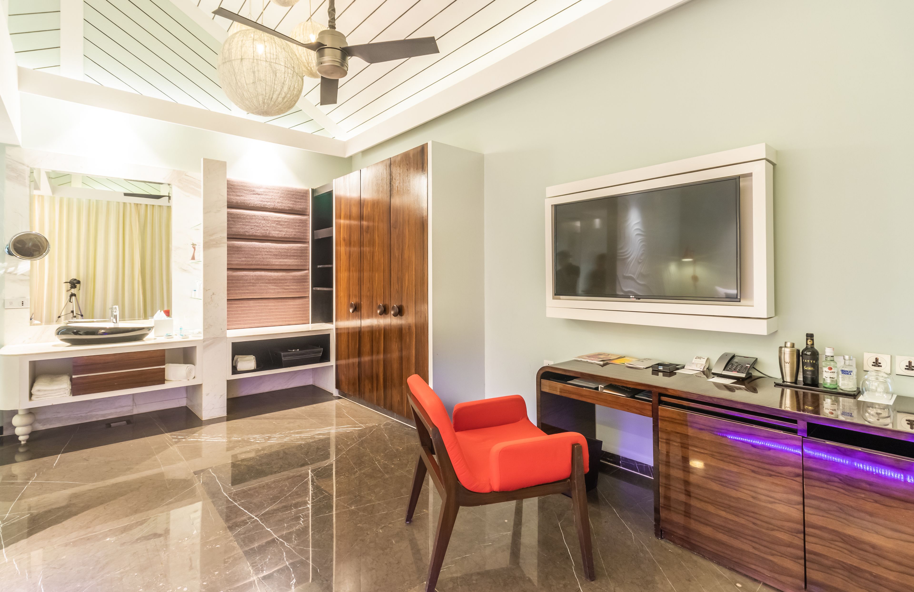 1 bedroom, egyptian cotton sheets, premium bedding, down duvets