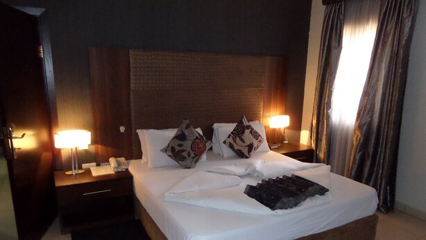 Desk, WiFi (free) - Limeridge Hotels (Lekki)