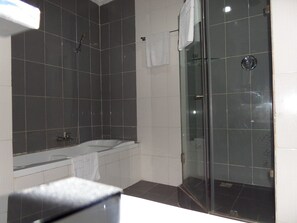 Desk, free WiFi, wheelchair access - Limeridge Hotels (Lekki)