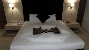 Desk, free WiFi, wheelchair access