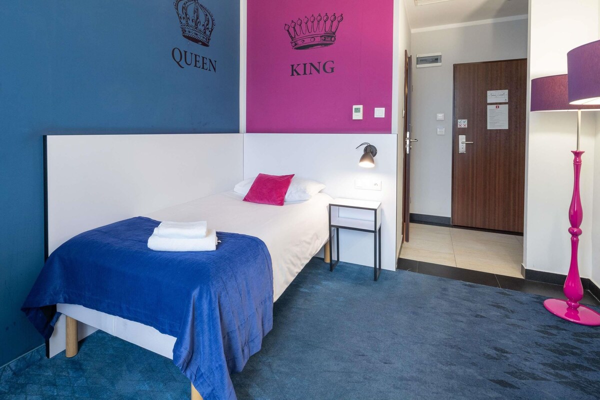 Standard Room, 1 Single Bed | Minibar, in-room safe, desk, free cots/infant beds